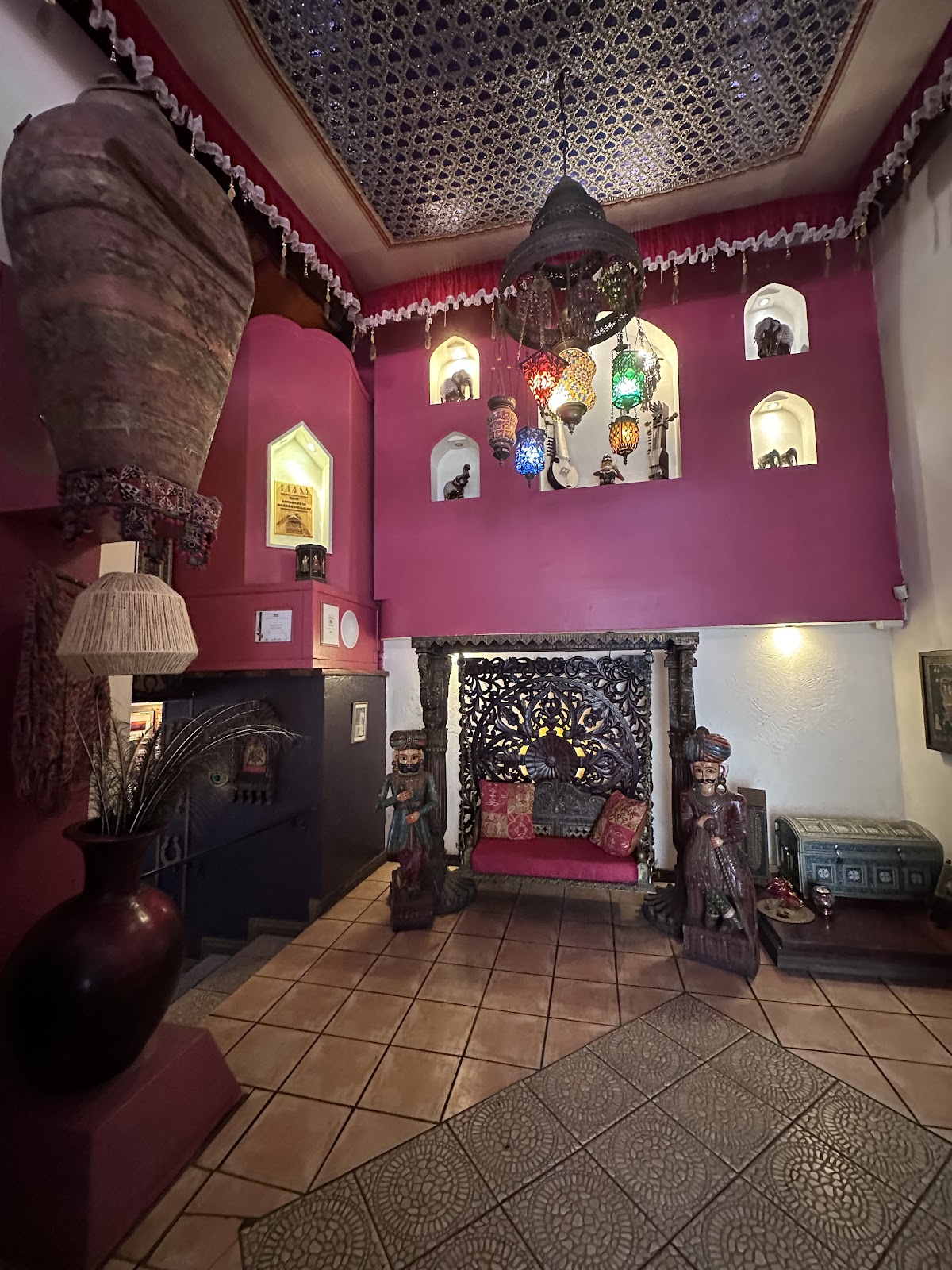 Taj Mahal - An Ethnic Indian Restaurant, Escazu, Estd 2002 - photo 3