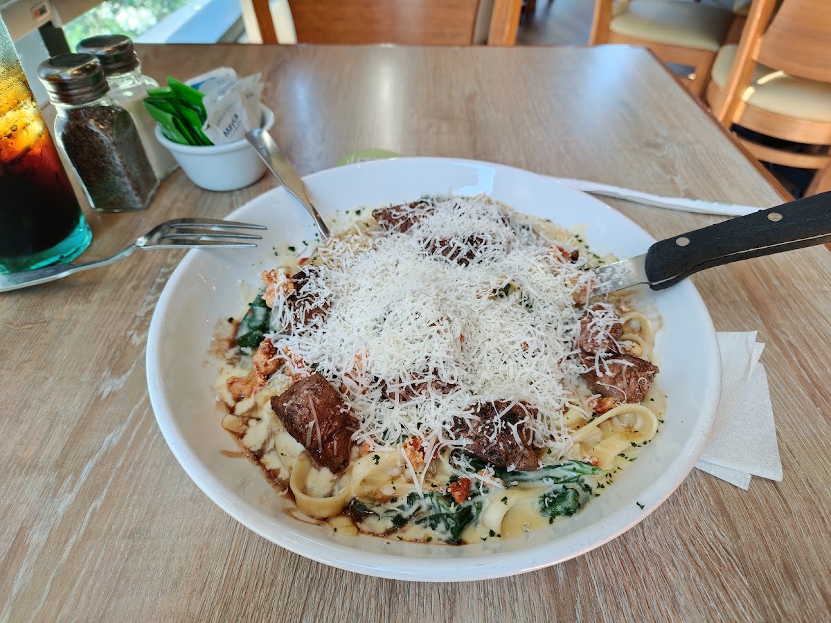 Olive Garden • Escazú - photo 3