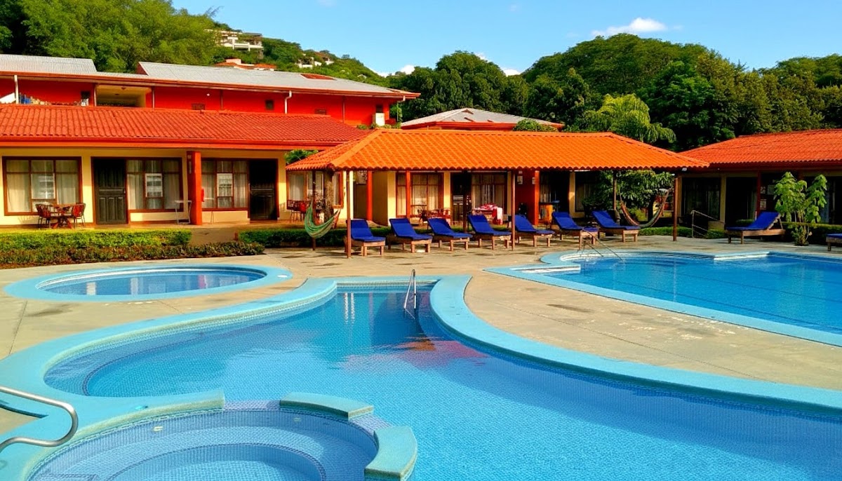 Hotel y Villas Huetares - photo 4