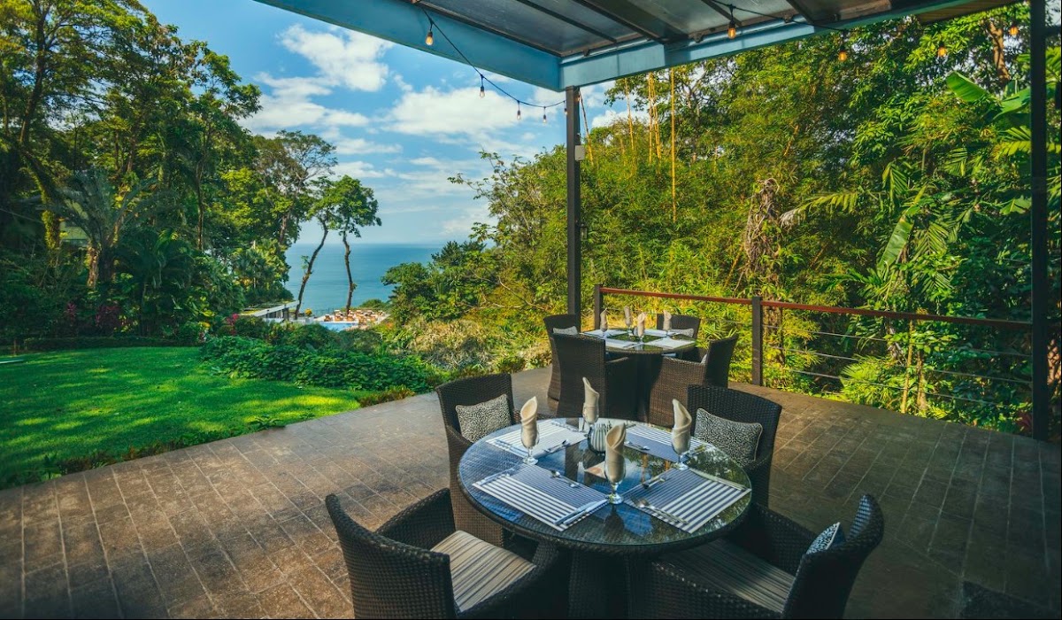 Karolas Restaurant - featured photo