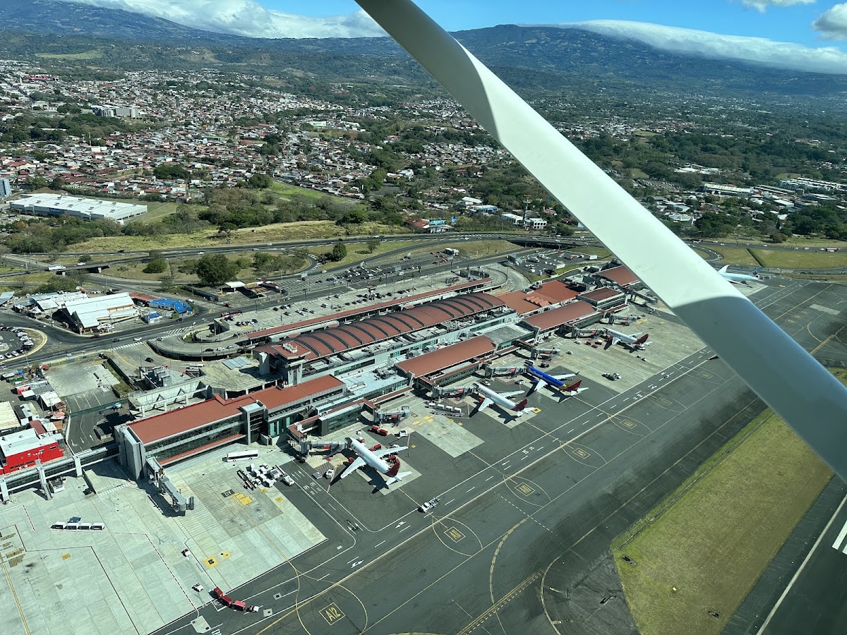 Juan Santamaría International Airport - photo 4