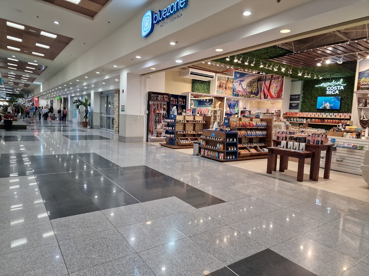 Daniel Oduber Quirós International Airport. - photo 4