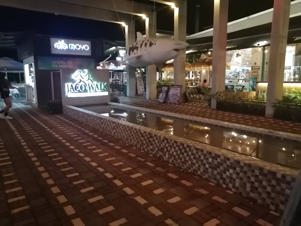 Jacó Walk Shopping Center - photo 3