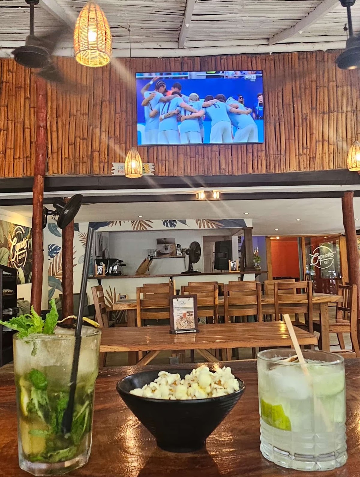 CAPRICHOS RESTAURANTE PIZZERIA - photo 3