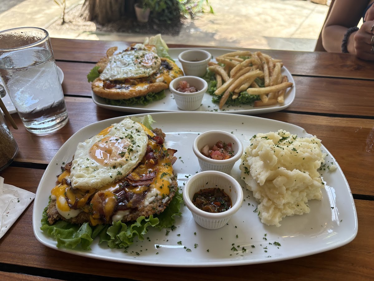 CAPRICHOS RESTAURANTE PIZZERIA - photo 4
