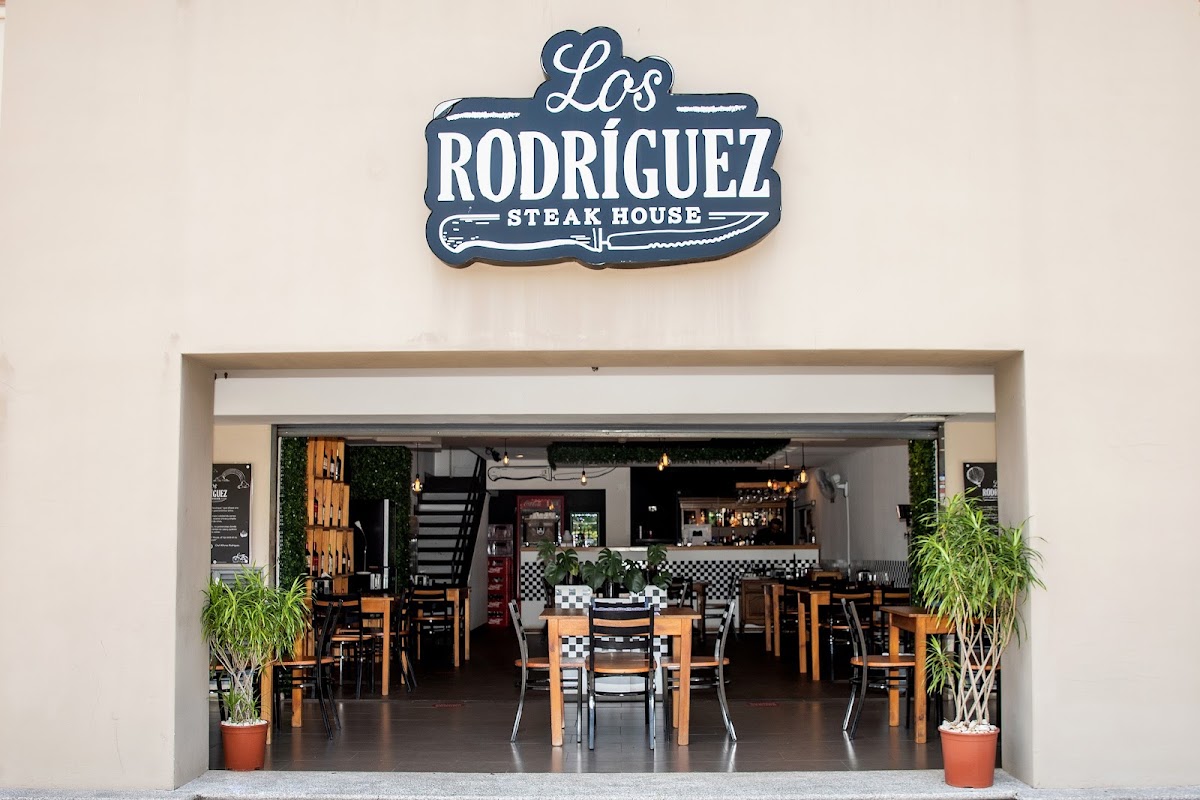 Los Rodriguez - featured photo