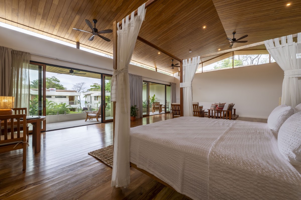 Capitán Suizo Beachfront Boutique Hotel - photo 2