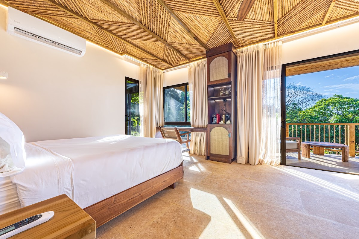 Tiki Villas Rainforest Lodge & Spa - photo 2