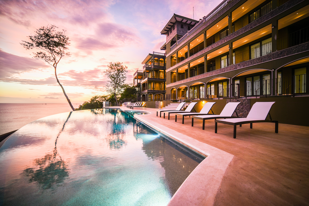 360 Splendor del Pacifico Residences - featured photo