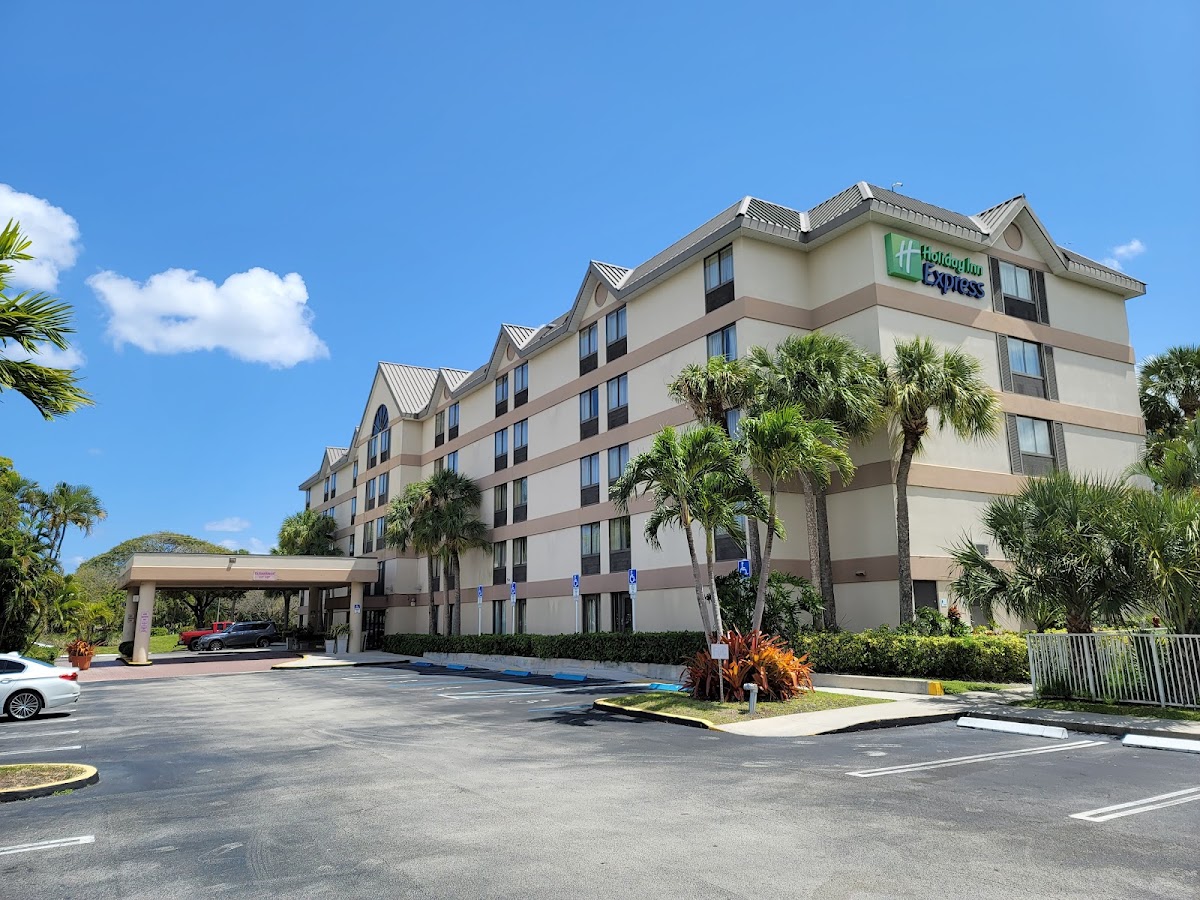 Holiday Inn Express & Suites Ft Lauderdale N - Exec Airport by IHG - featured photo