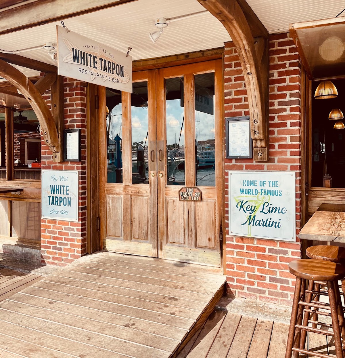 The White Tarpon Bar & Restaurant - featured photo