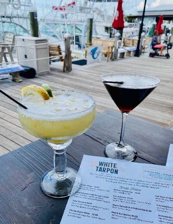 The White Tarpon Bar & Restaurant - photo 2