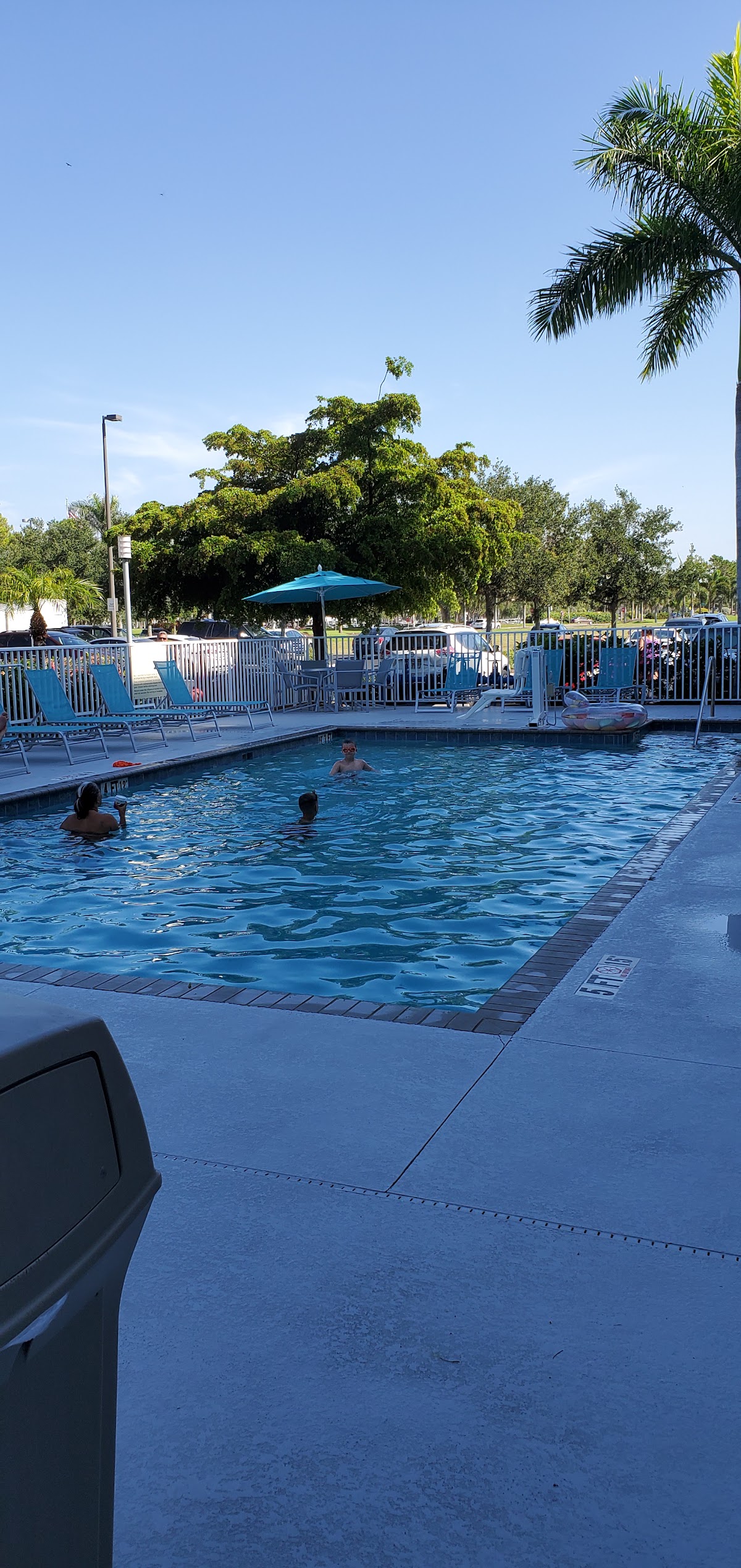 Hampton Inn & Suites Sarasota/Bradenton-Airport - photo 3