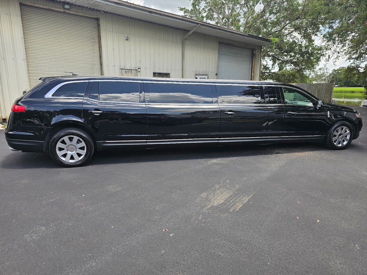 ALD Limo at SRQ Airport - photo 2