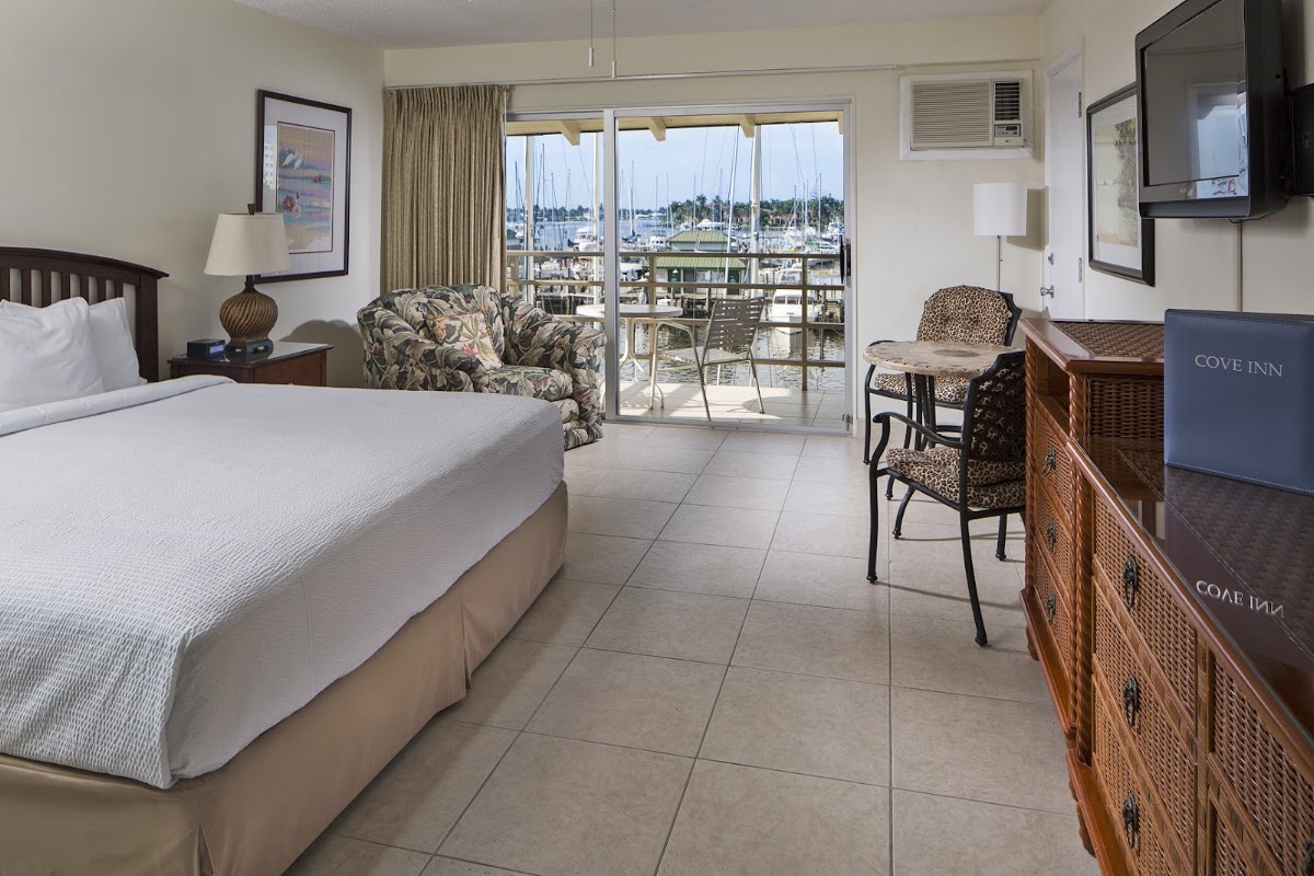 Cove Inn On Naples Bay - photo 2