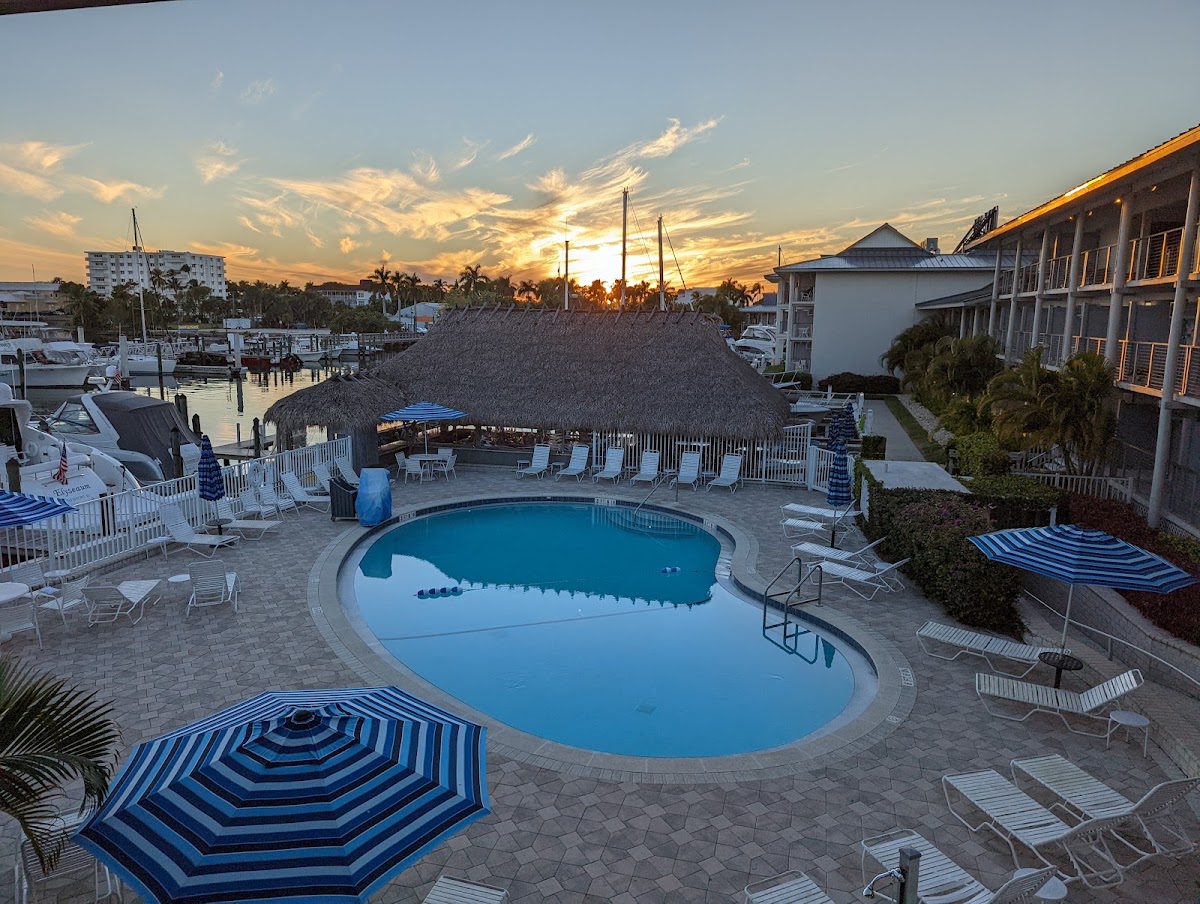Cove Inn On Naples Bay - photo 3