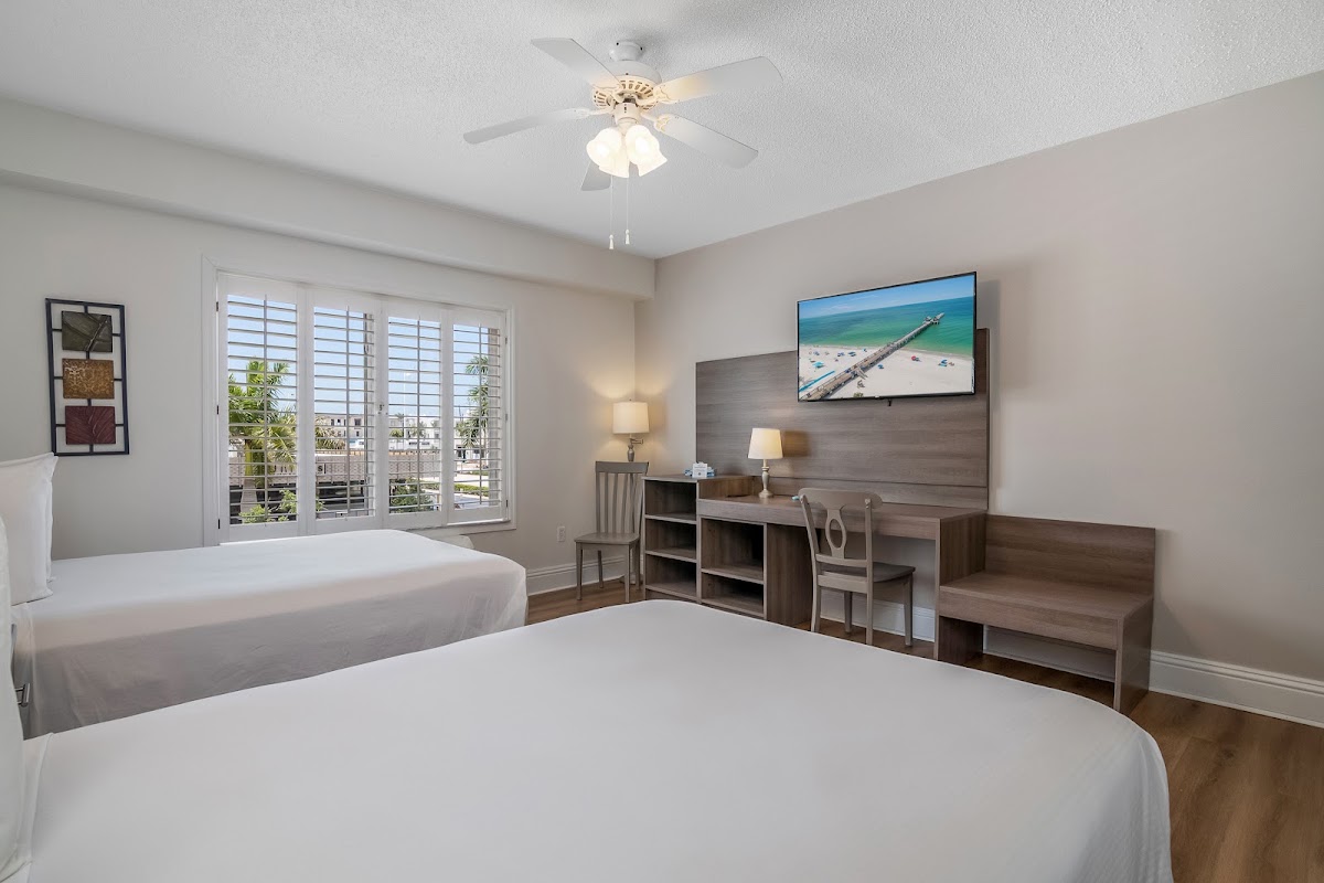 Naples Park Central Hotel - photo 5